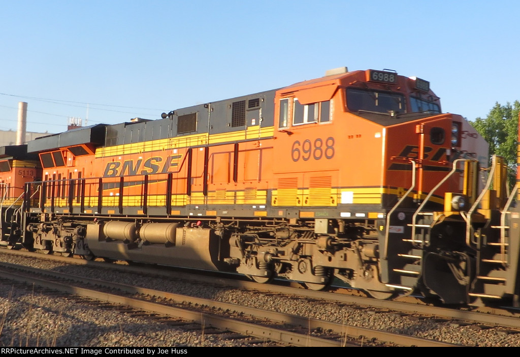 BNSF 6988